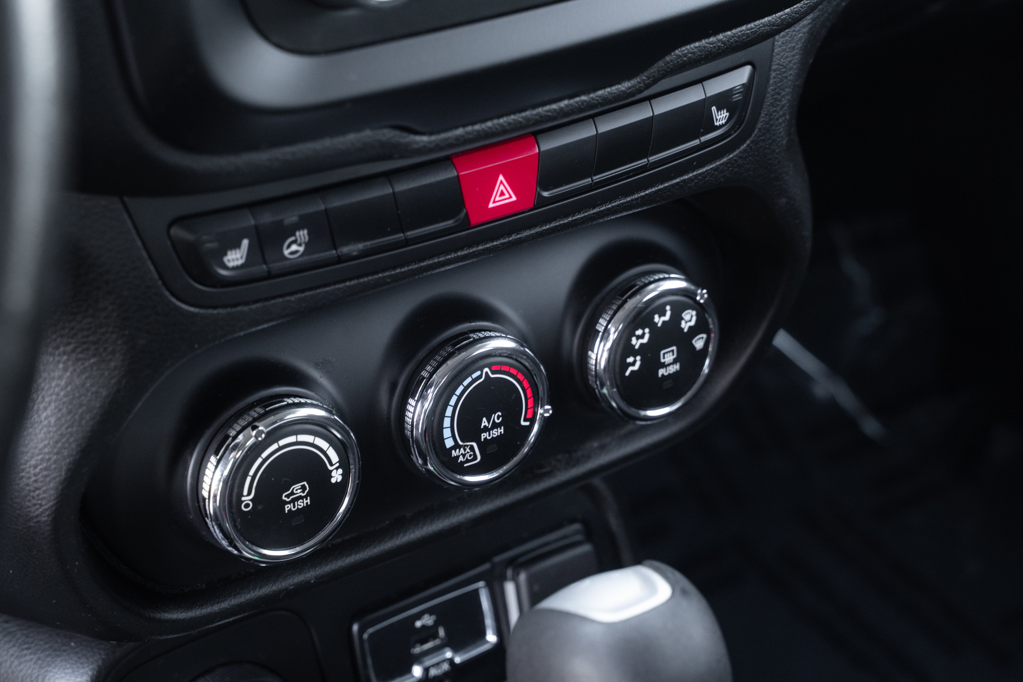 Used 2016 Jeep Renegade Latitude w/ Safety & Security Group image 13