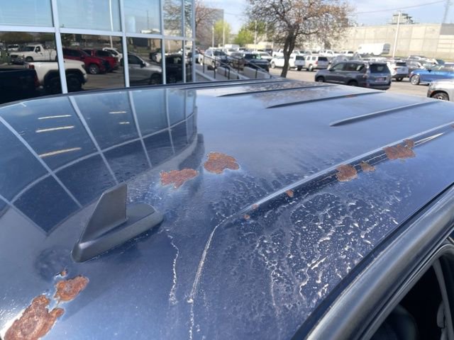 Used 2007 GMC Sierra 2500 SLT w/ EZ-Lift Tailgate Package AWD/4WD image 8