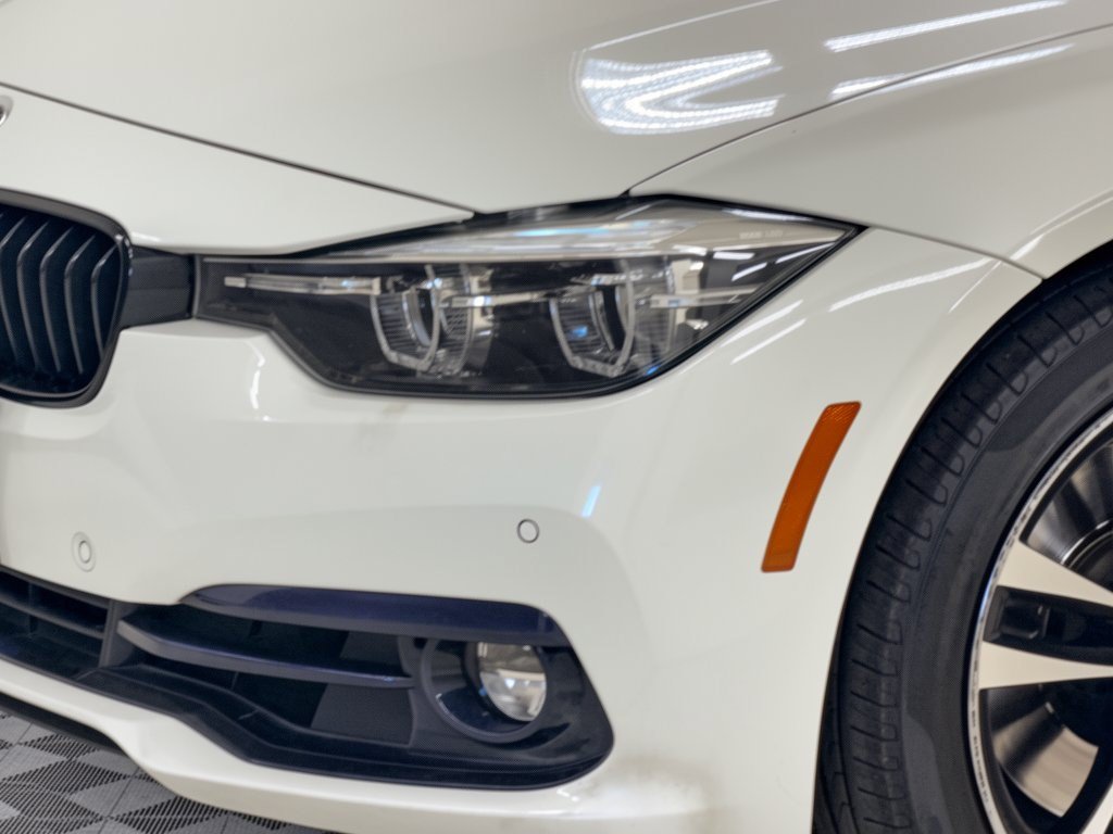 Used 2018 BMW 330e w/ Convenience Package RWD image 9