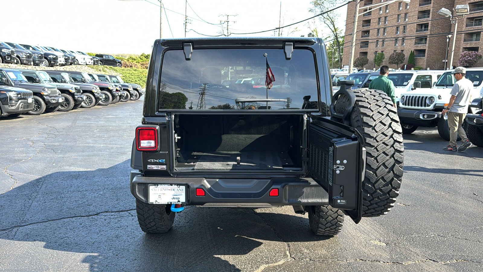 Certified 2023 Jeep Wrangler Unlimited w/ Sun & Screen Package AWD/4WD image 7