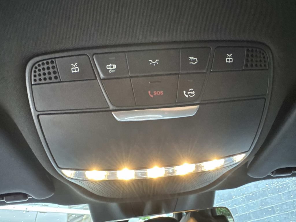 Used 2022 Mercedes-Benz GLC 300 4MATIC image 23