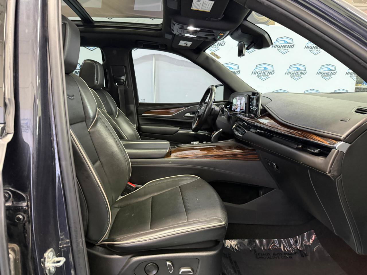 Used 2023 Cadillac Escalade Premium Luxury AWD/4WD image 26