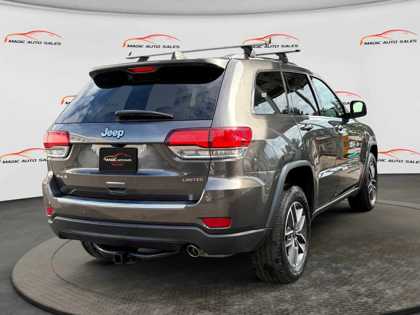 Used 2021 Jeep Grand Cherokee Limited w/ Premium Lighting Group AWD/4WD image 10