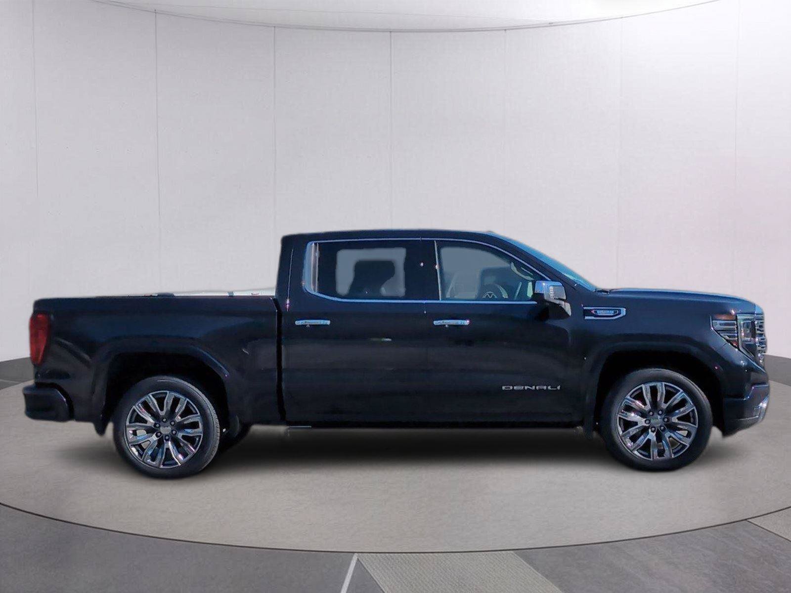 New 2026 GMC Sierra 1500 Denali w/ Denali Reserve Package AWD/4WD image 2
