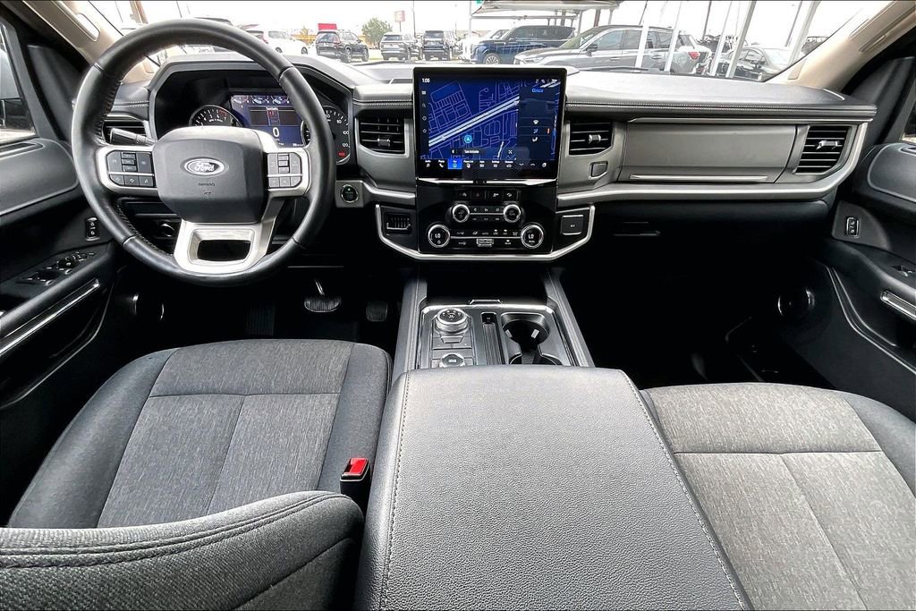 Used 2024 Ford Expedition Max XLT image 21