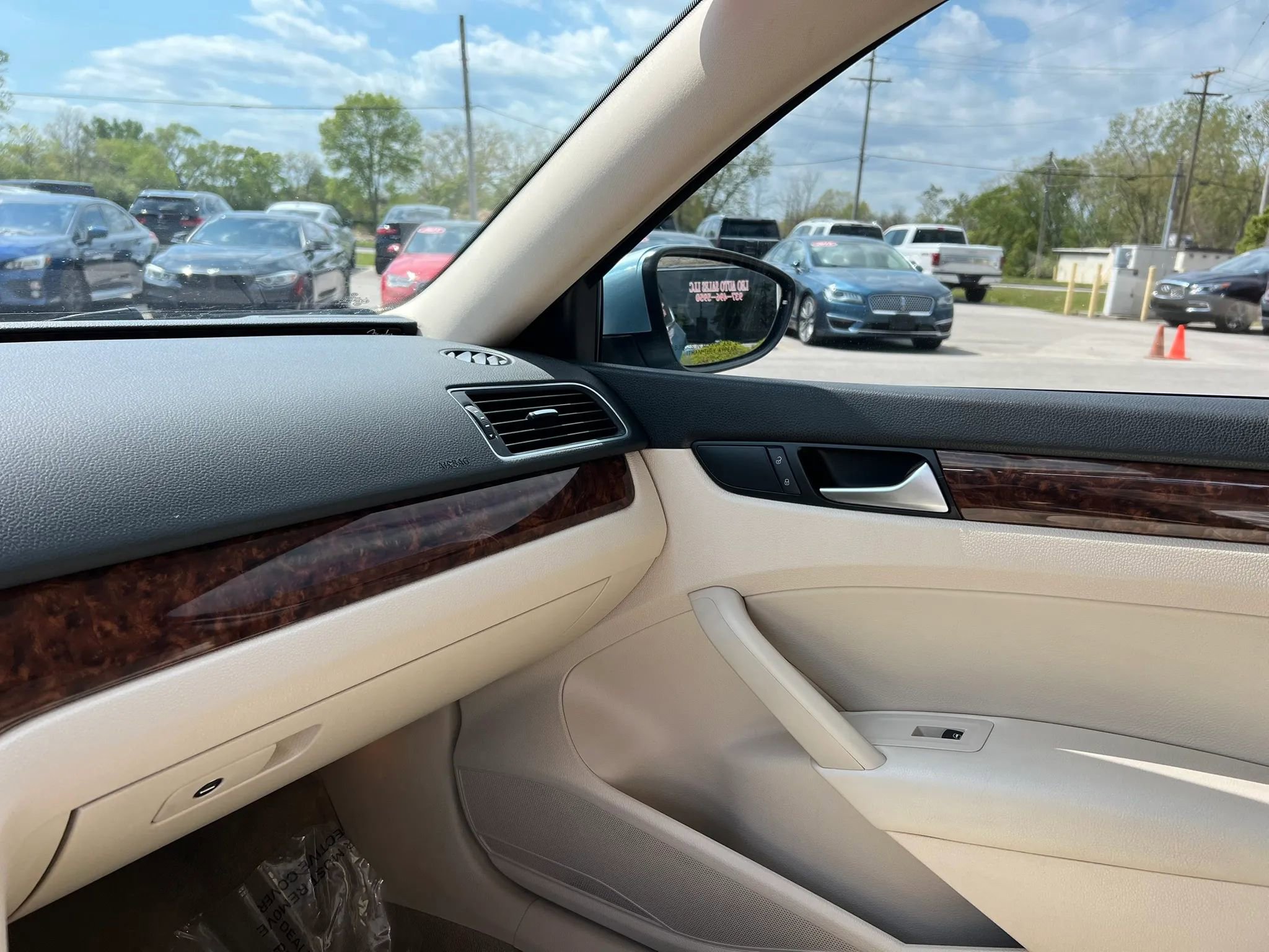 Used 2012 Volkswagen Passat TDI SEL Premium FWD image 15