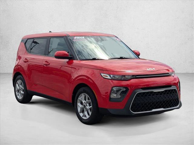 Used 2022 Kia Soul LX w/ Technology Package FWD image 3