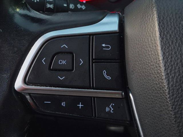 Used 2021 Toyota Highlander LE FWD image 13