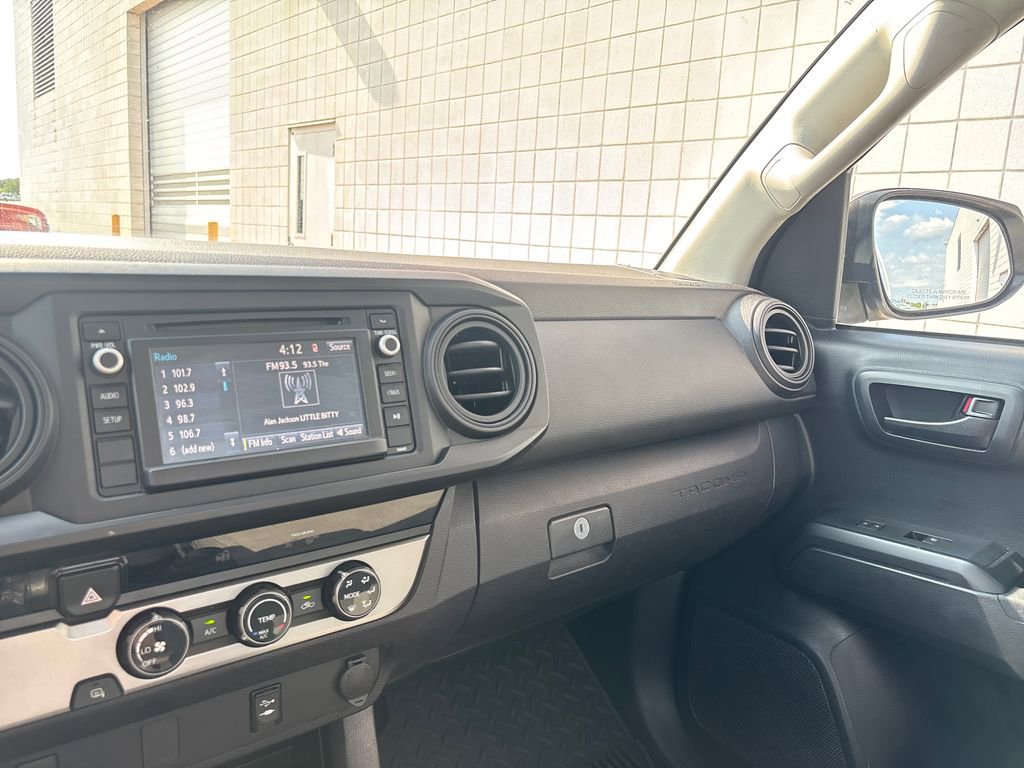 Used 2018 Toyota Tacoma SR RWD image 15
