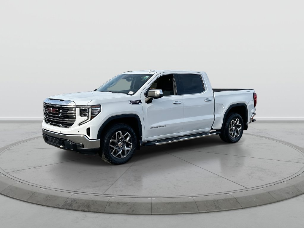Used 2024 GMC Sierra 1500 SLT w/ SLT Premium Package AWD/4WD image 4