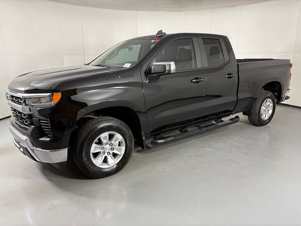 Used 2025 Chevrolet Silverado 1500 LT w/ LPO, Dark Essentials Package RWD image 5