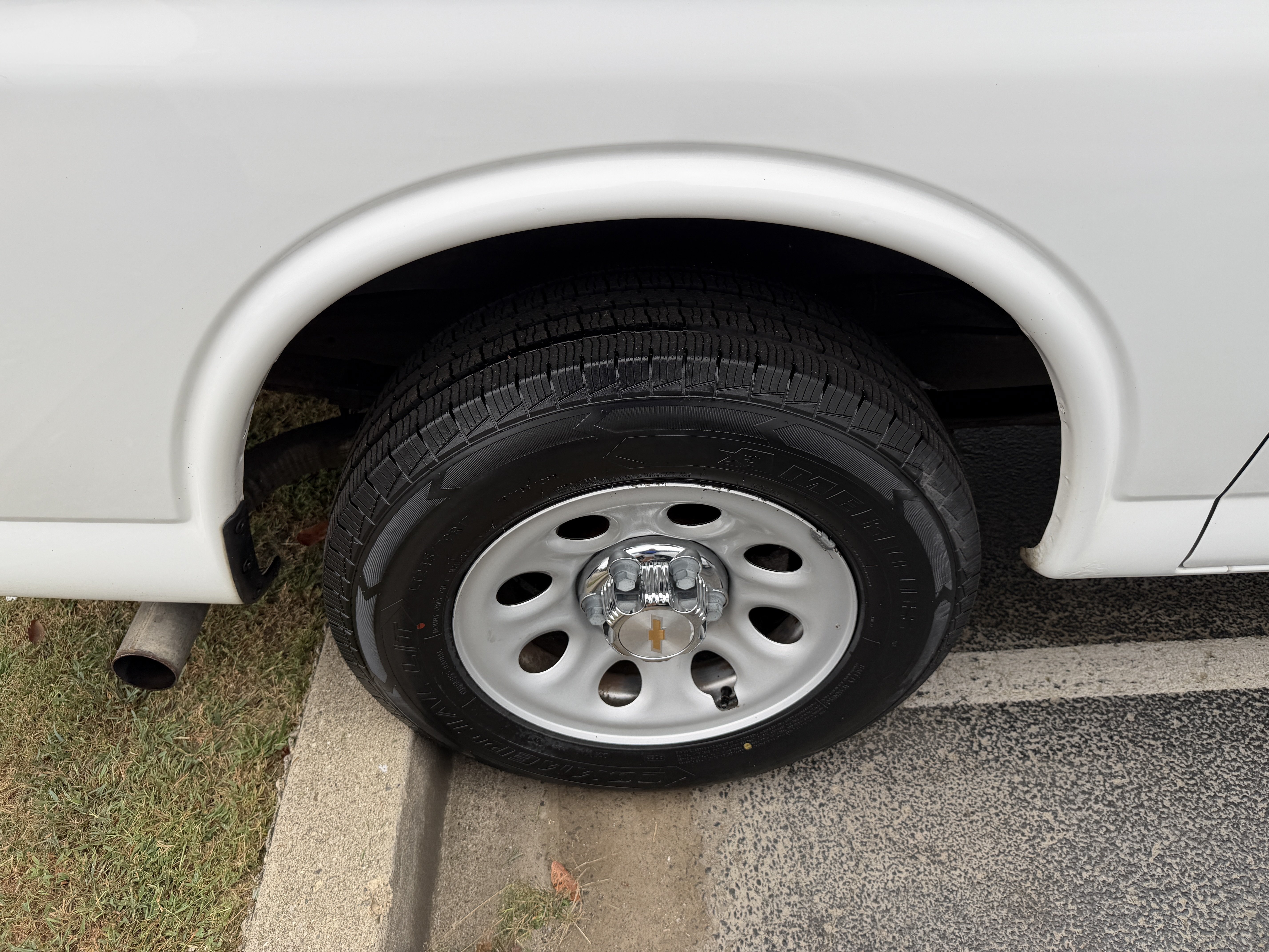 Used 2013 Chevrolet Express 1500 LS RWD image 8