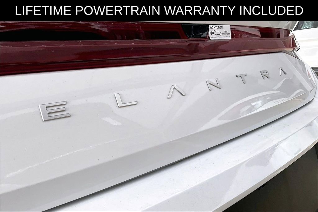 Used 2025 Hyundai Elantra Sport image 37