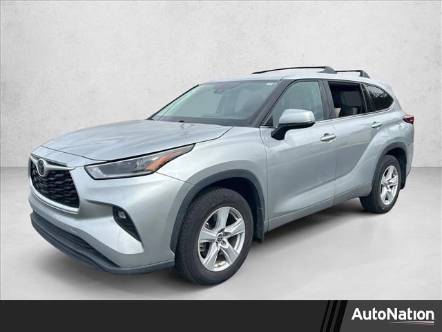 Used 2021 Toyota Highlander LE image 1