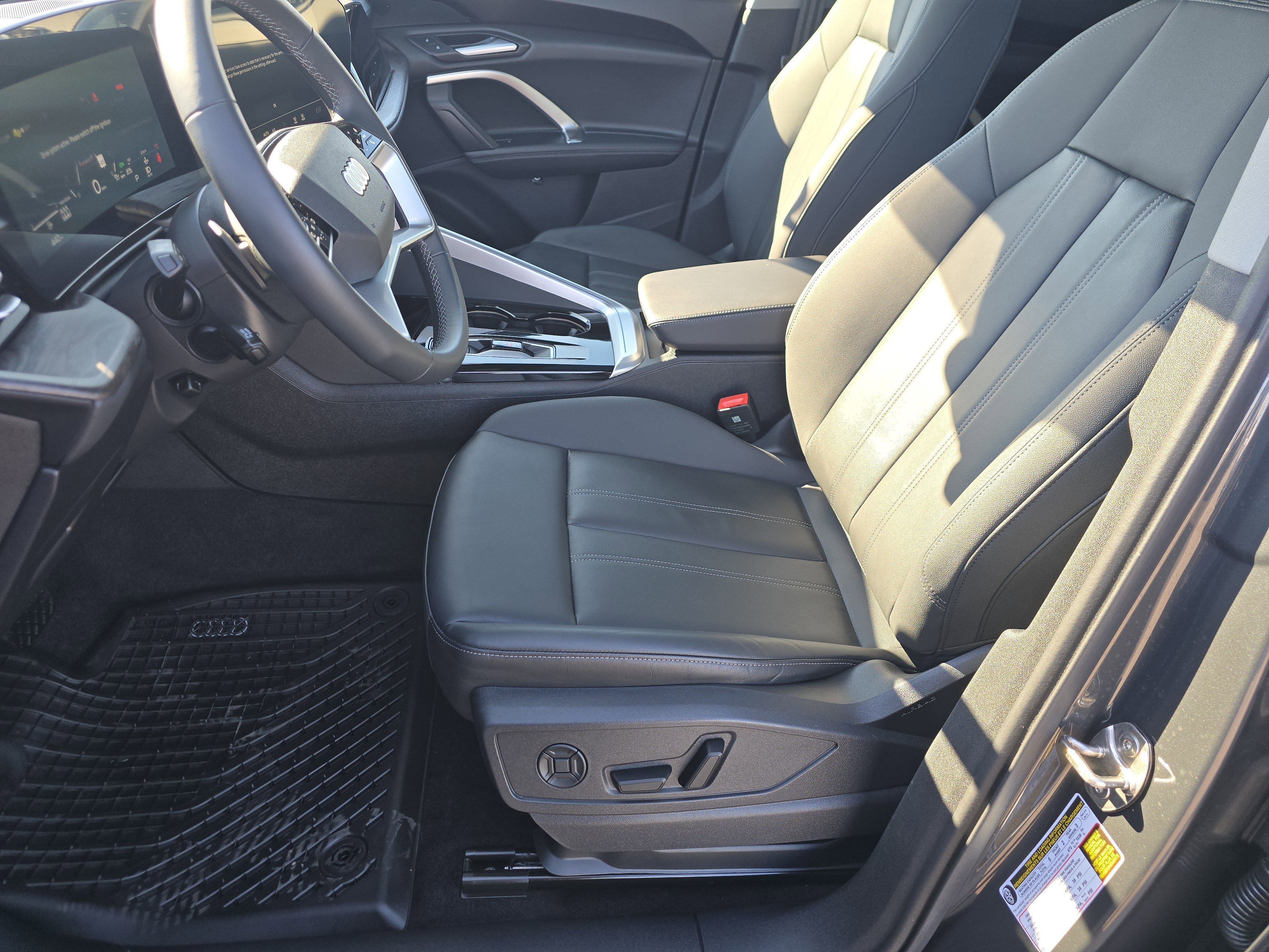 Certified 2025 Audi Q5 Premium w/ Convenience Package image 21