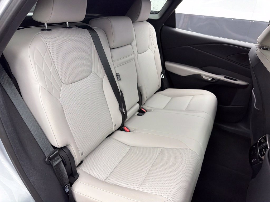 Used 2024 Lexus RX 350 Premium w/ Accessory Package (Z1) AWD/4WD image 23