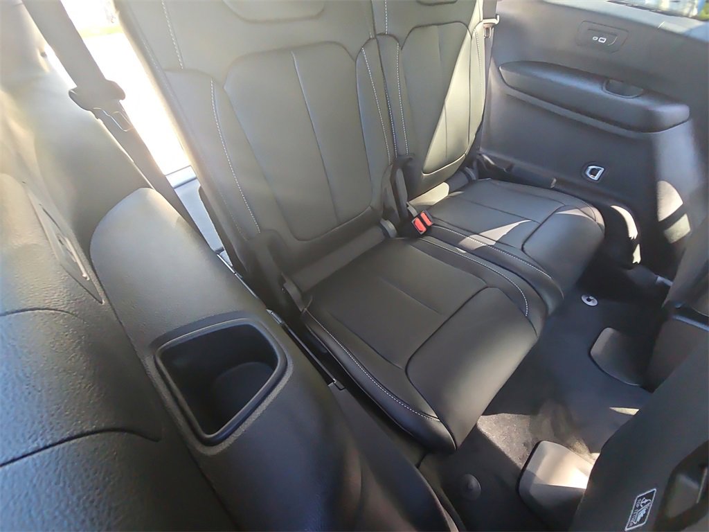 New 2025 Jeep Grand Cherokee L Limited w/ Black Appearance Package image 13