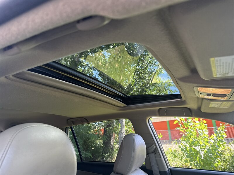 Used 2010 Toyota RAV4 Limited AWD/4WD image 25