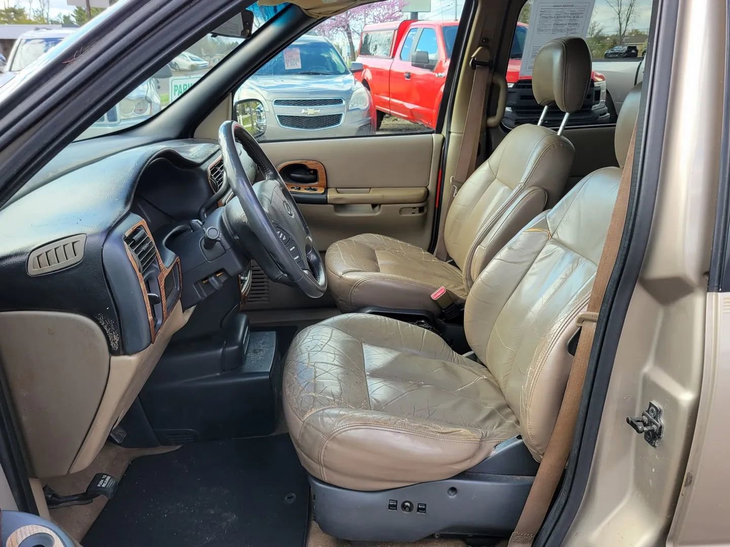Used 1999 Oldsmobile Silhouette Premiere w/ Towing Pkg FWD image 2