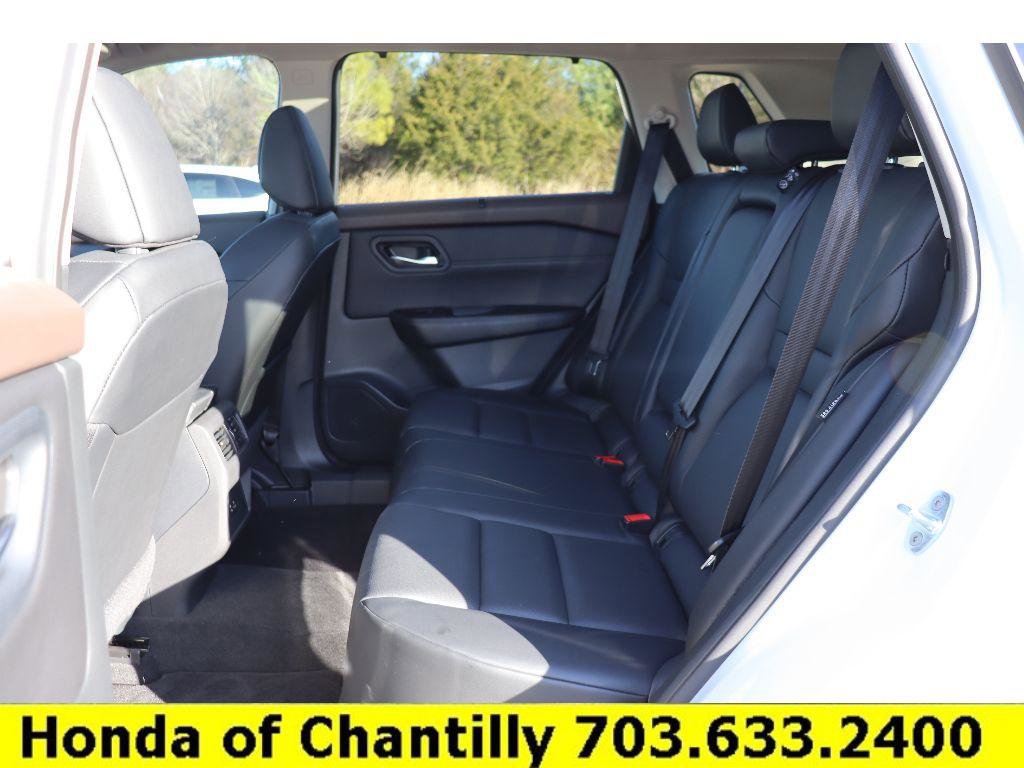 Used 2023 Nissan Rogue SV w/ SV Premium B Package image 28