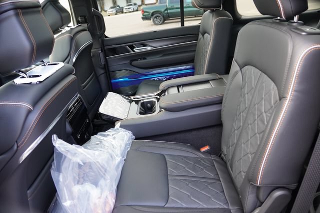New 2026 Jeep Grand Wagoneer L Summit AWD/4WD image 11