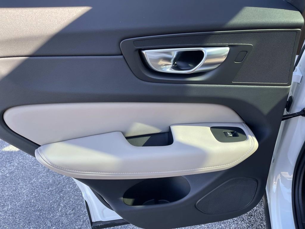 New 2026 Volvo XC60 B5 Plus w/ Climate Package image 19