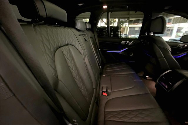 Used 2021 BMW X5 M50i w/ Executive Package image 26