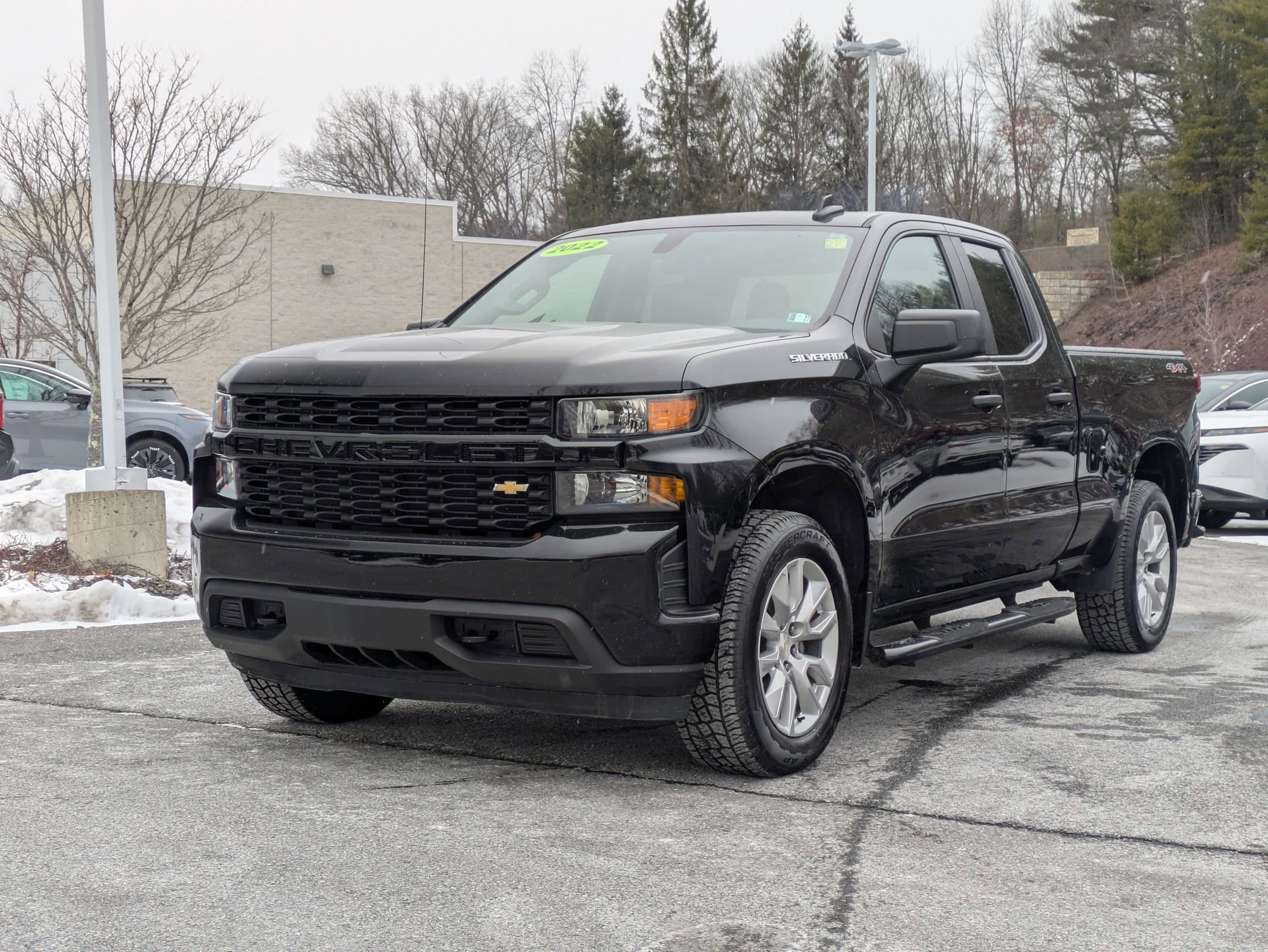 Used 2022 Chevrolet Silverado 1500 Custom image 3