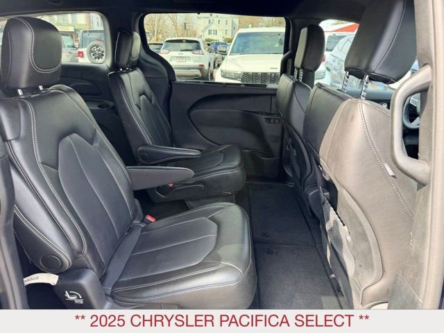 Certified 2025 Chrysler Pacifica Select image 10