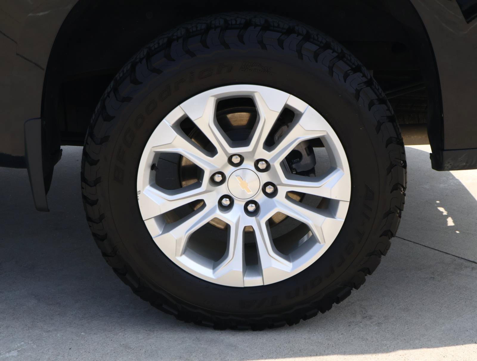 Used 2024 Chevrolet Silverado 1500 LTZ AWD/4WD image 9