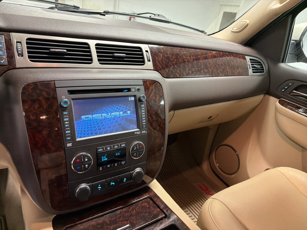 Used 2014 GMC Yukon Denali RWD image 38