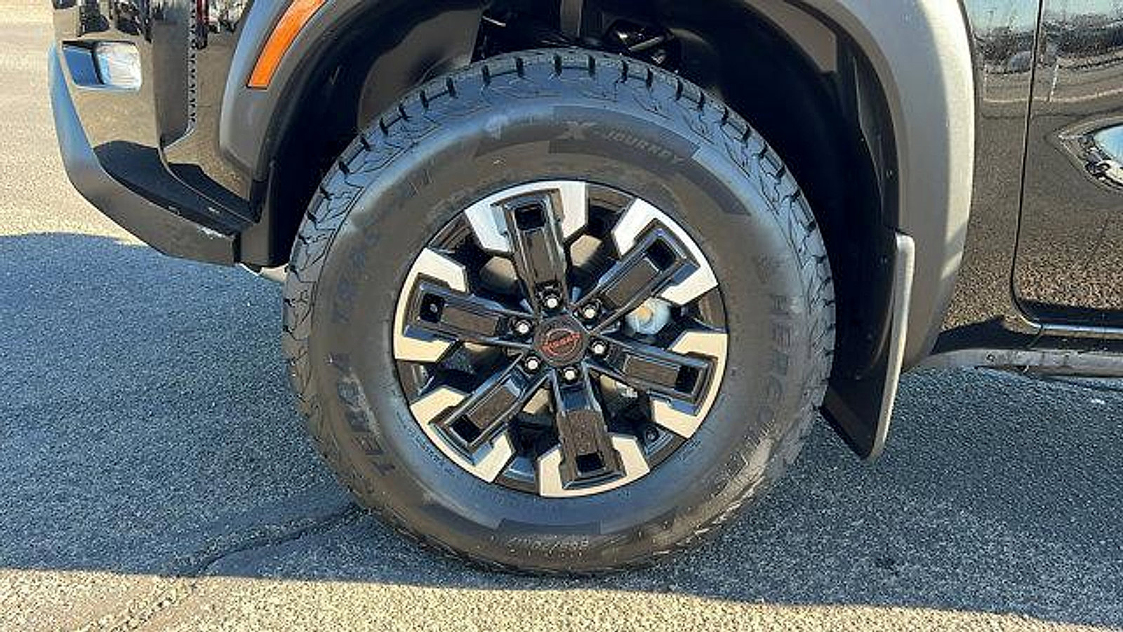 Used 2023 Nissan Frontier PRO-4X w/ Technology Package image 11