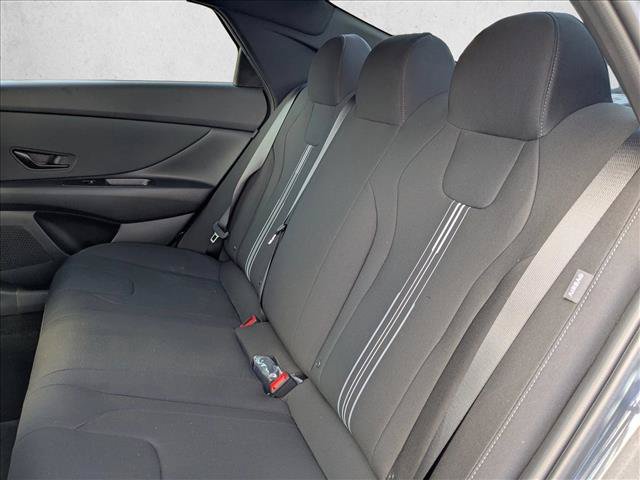 Used 2025 Hyundai Elantra Sport FWD image 18