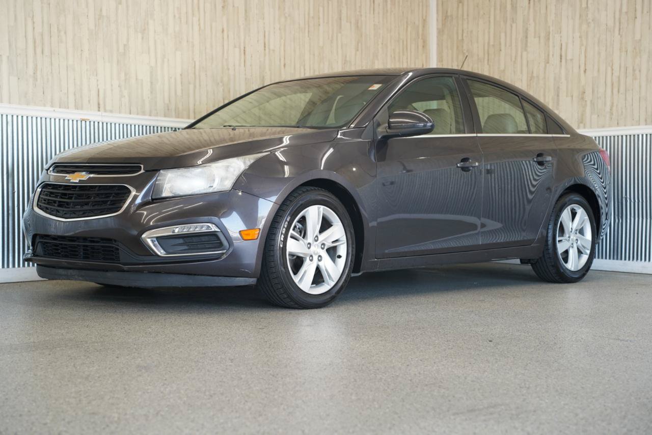 Used 2015 Chevrolet Cruze Diesel FWD image 4