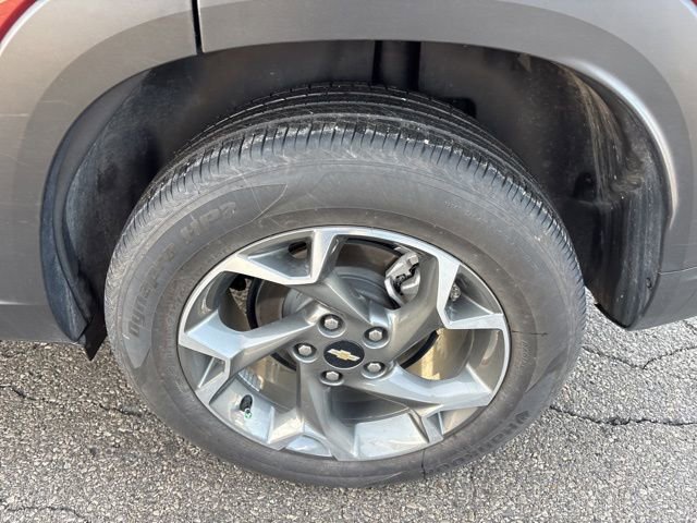 Used 2025 Chevrolet Trax LT w/ Driver Confidence Package image 5