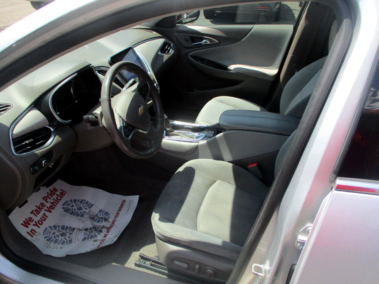 Used 2018 Chevrolet Malibu LT w/ Driver Confidence Package image 10