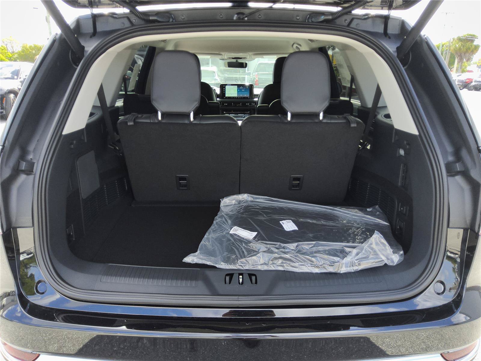 New 2026 Lincoln Aviator 2WD image 5