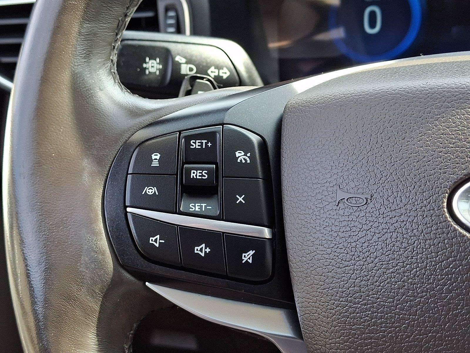Used 2020 Ford Explorer Platinum w/ Premium Technology Package AWD/4WD image 23