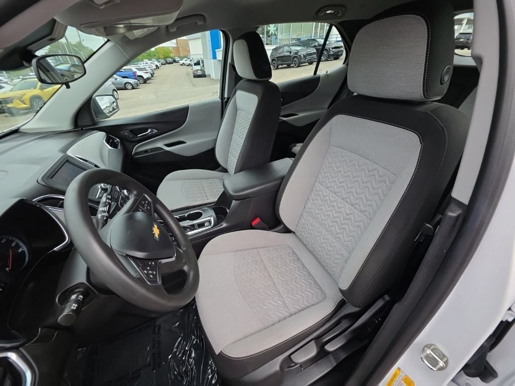 Used 2024 Chevrolet Equinox LS FWD image 22