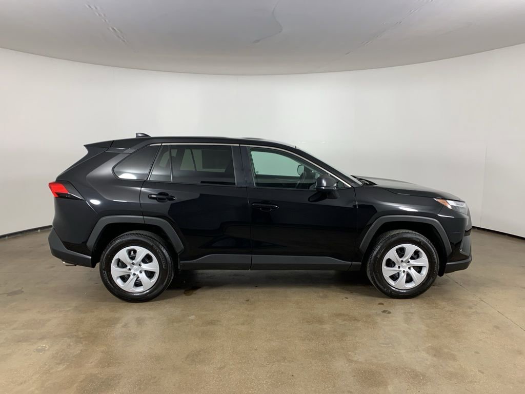 Used 2024 Toyota RAV4 LE image 7