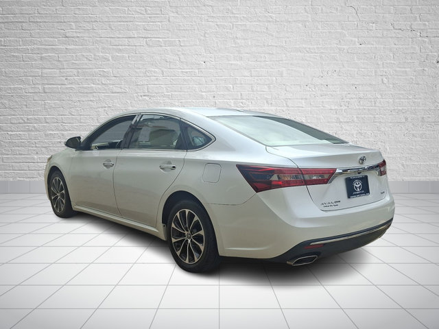 Used 2016 Toyota Avalon XLE Premium FWD image 4