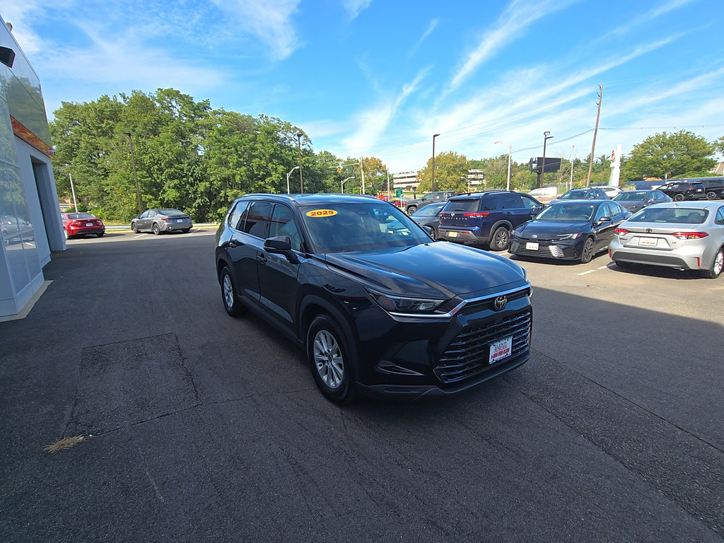 Certified 2025 Toyota Grand Highlander AWD image 3