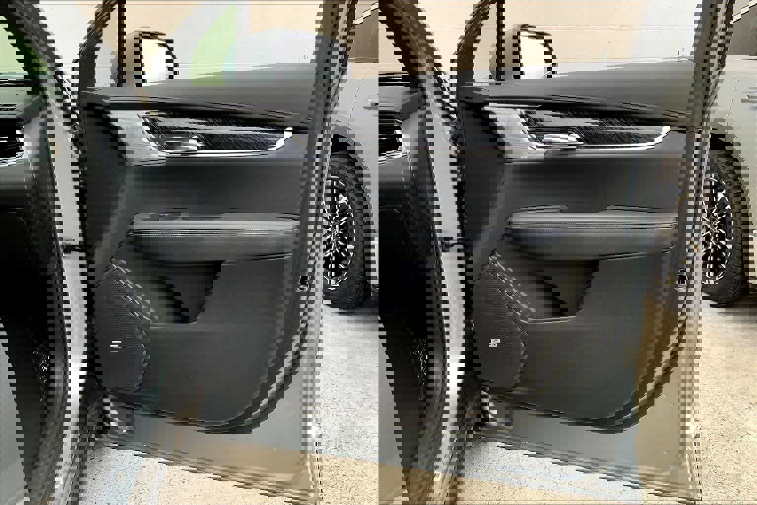 Used 2024 Cadillac XT6 Premium Luxury image 29