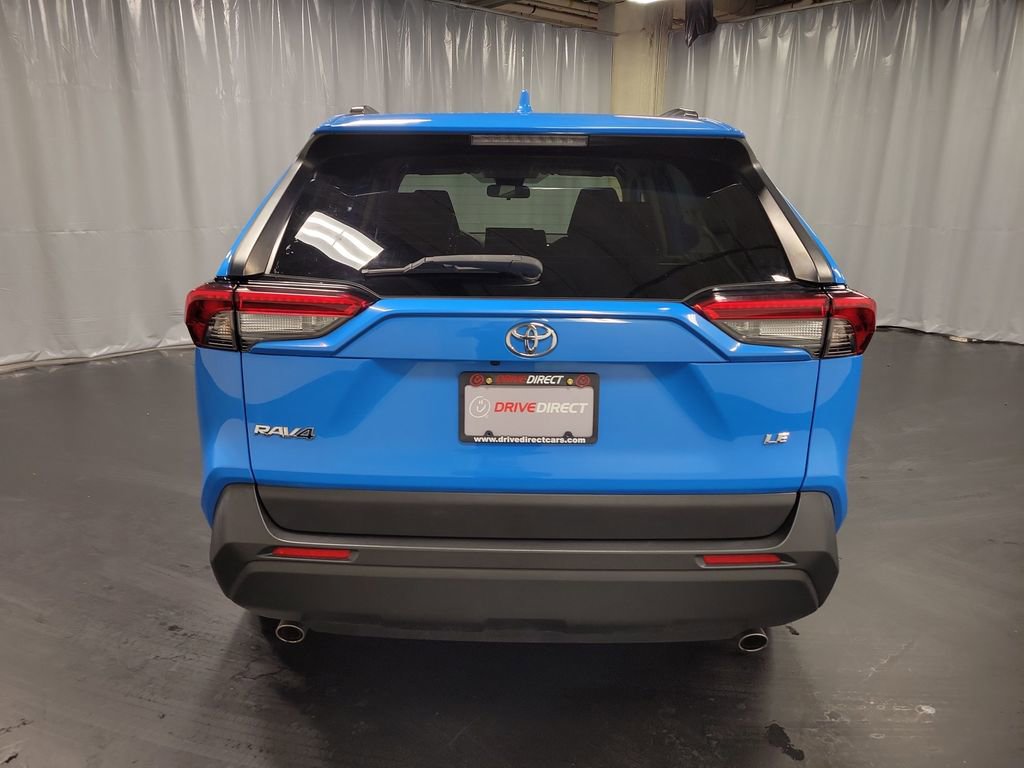 Used 2019 Toyota RAV4 LE w/ Carpet Mat Package image 7