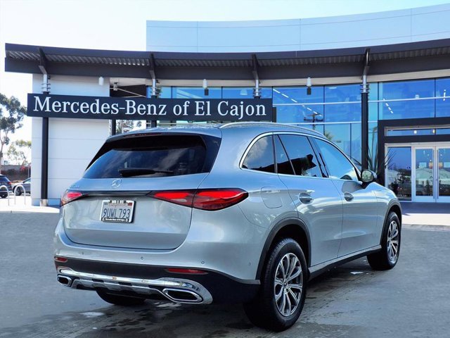 Used 2025 Mercedes-Benz GLC 300 image 3
