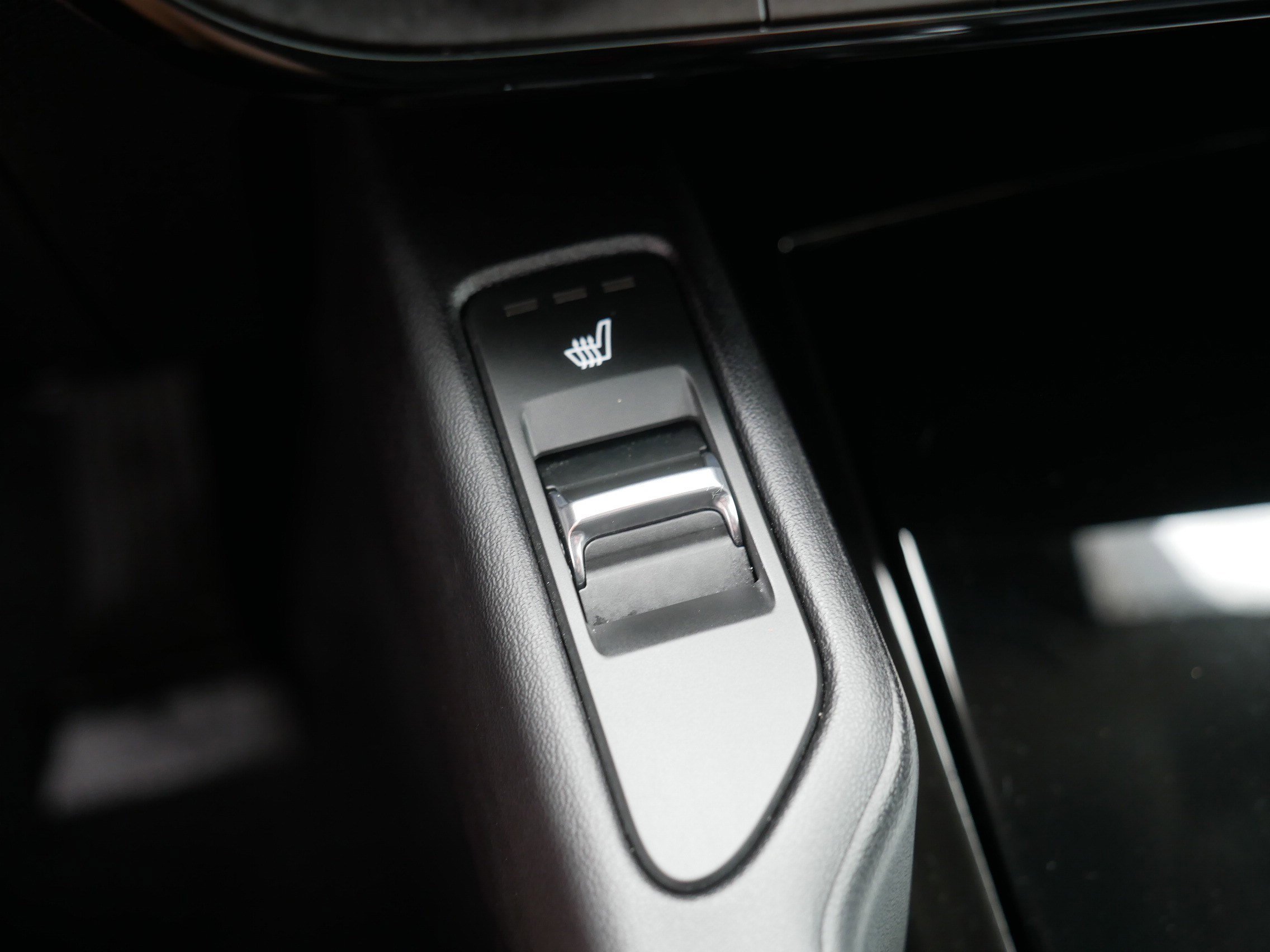 Certified 2025 Kia Telluride S FWD image 33