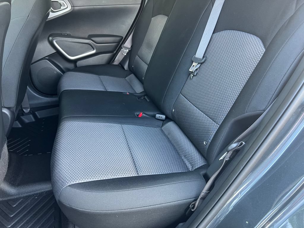 Used 2025 Kia Soul LX w/ LX Technology Package FWD image 14