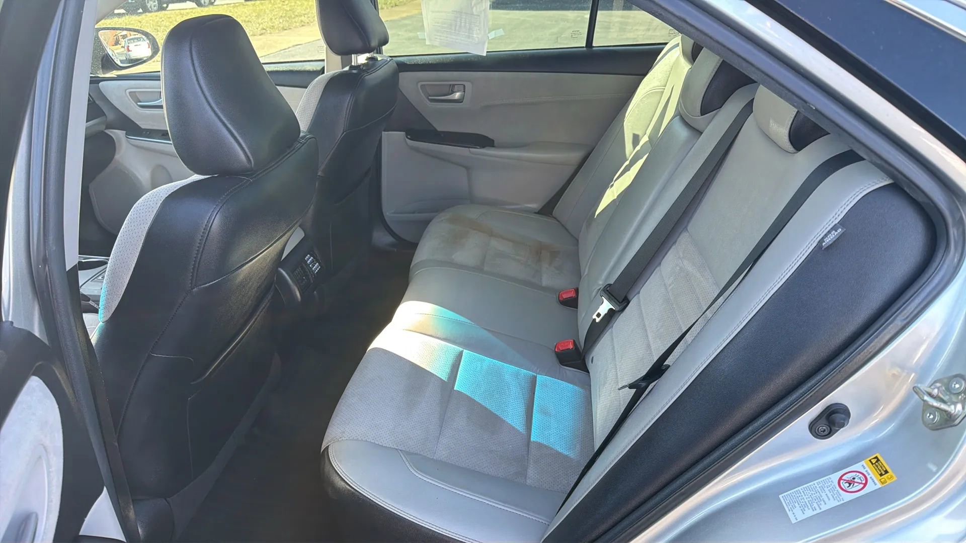 Used 2017 Toyota Camry XSE w/ Advanced Technology Package image 11