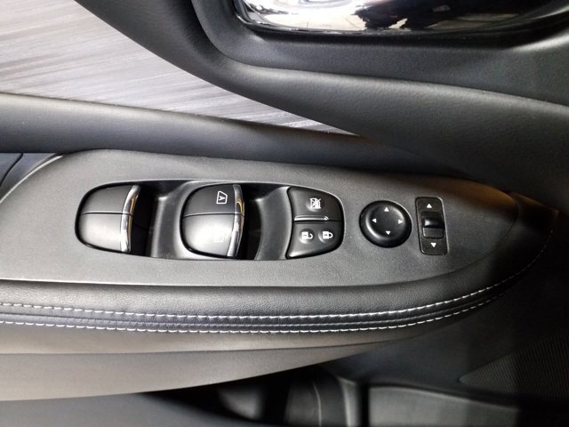 Used 2018 Nissan Murano Platinum image 13