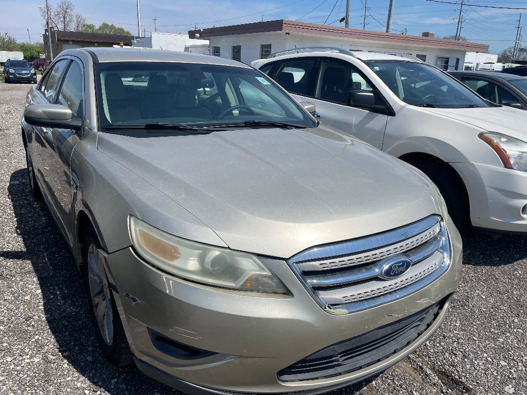Used 2011 Ford Taurus SEL FWD image 3